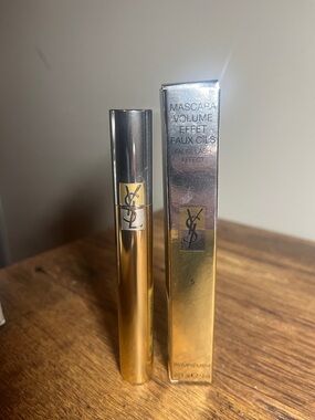 Yves Saint Laurent 5 Burgundy Mascara